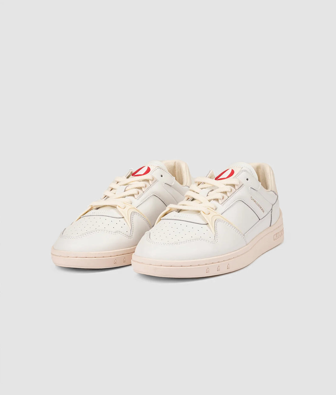 SNEAKER HERITAGE CHALLENGER