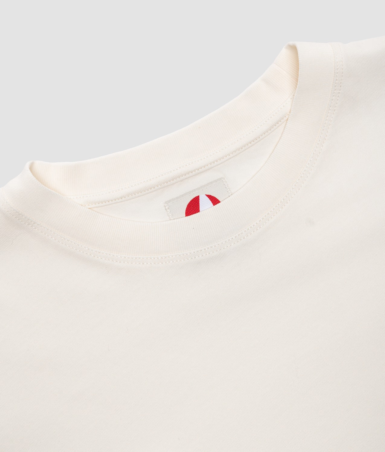 PIVOT T-SHIRT - Oversized T-Shirt with Sail Logo