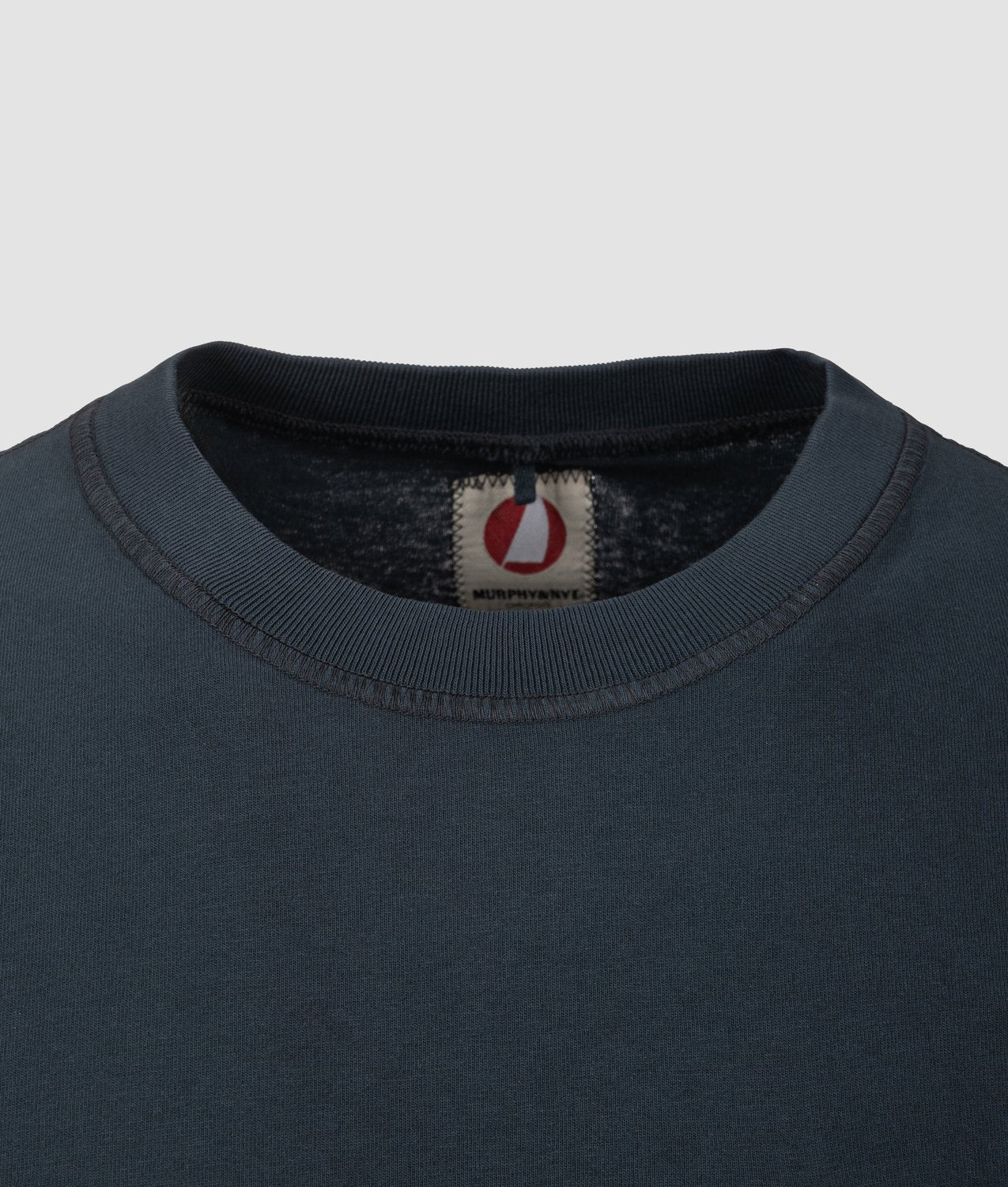 TROOPS T-SHIRT - T-Shirt Vestibilità Comoda con Taschino